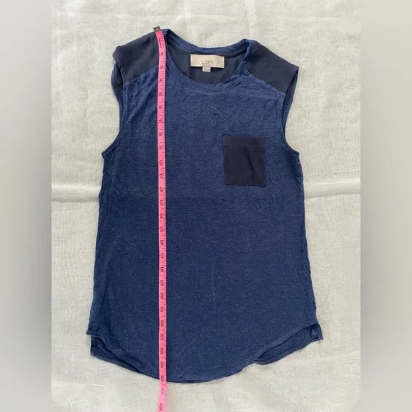 Blue top - Picture 3 of 4